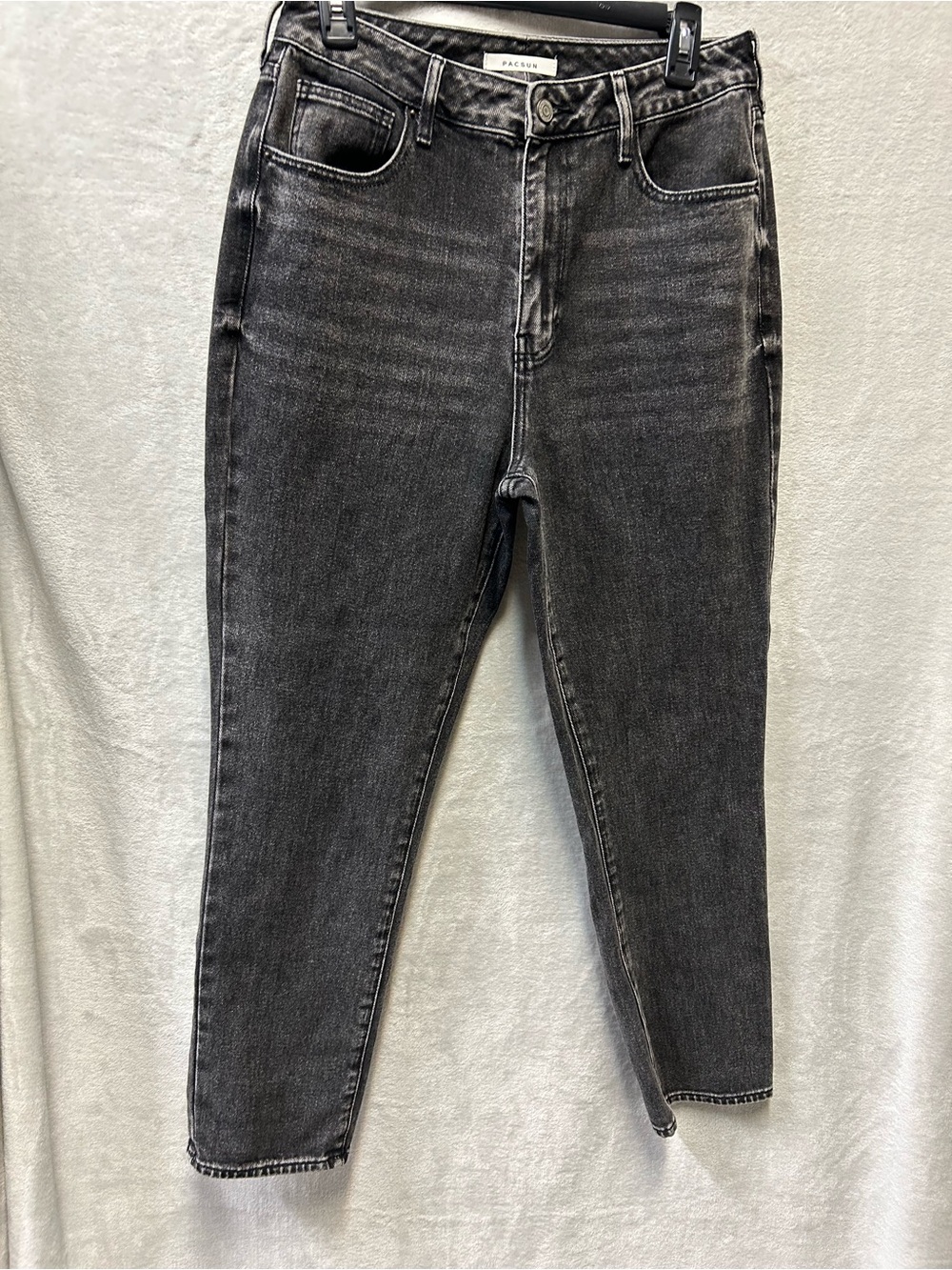 PacSun Women's High-Rise Washed Black Cropped Mom Jeans Size 29.